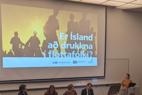 Ísland er ekki að drukkna í flóttafólki