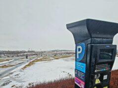 Stefnt að gjaldskyldu á bílastæðum Háskóla Íslands Mynd af stöðumæli í boga Háskóla Íslands