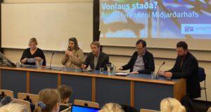 „Illa upplýst umræða getur gert illt verra“ Úr pallborðsumræðu, nöfn frá vinstri. Pia Hansson, Magnea Marinósdóttir, Kári Hólmar Ragnarsson, Guðmundur Hálfdánarson og Þórir Jónsson Hraundal.
