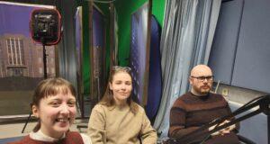 Eurovision, þjóðarmorð, hamfarir, og fleira Jenný, Hildur og Guðmundur sagnfræðinemar voru viðmælendur Háskólaumræðunnar 9. maí 2024