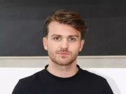 „Bara til að vera með belti og axlabönd“ – SHÍ stofnar einkahlutafélag