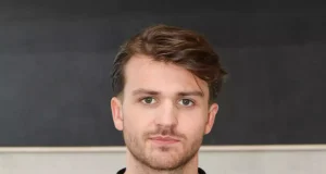 „Bara til að vera með belti og axlabönd“ – SHÍ stofnar einkahlutafélag