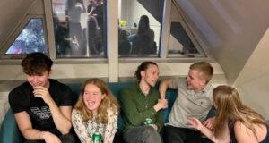 Vilja Tomma Tómat sem lukkudýrið sitt