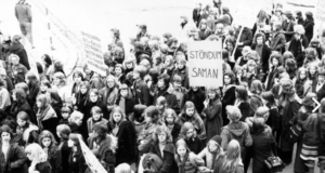 Þjóðfundur ungra kvenna og kvára – rödd nýrrar kynslóðar í réttindabaráttu Ljósmyndari Snorri Zóphóníasson. Mynd sótt af Kvennasögusafni