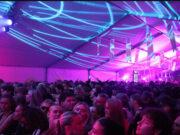 „Besta Októberfest hingað til” Mynd af fólki að skemmta sér á Októberfest