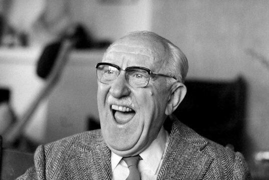 Lestur á Laxness ekki á útleið í HÍ Mynd af Halldóri Laxness að hlæja.