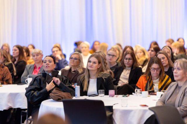 Nýjar tölur voru birtar í sl. mánuði sem safnað hafði verið af siðanefnd félagsráðgjafa Íslands vorið 2025.