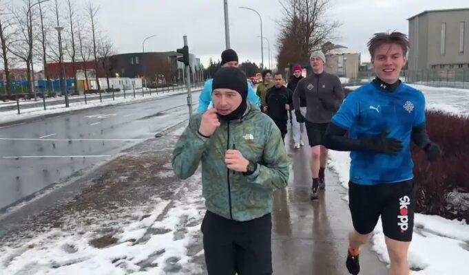 Hlaupa til að hrista saman háskólanema